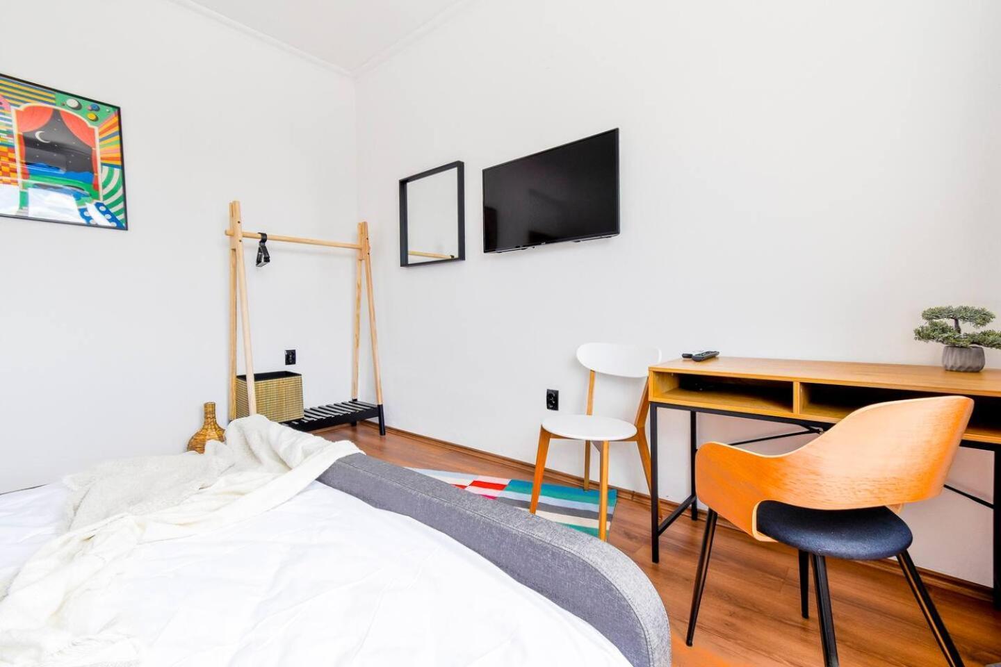 Super Fresh! 3bdr In Center's Artistic Area Sofia