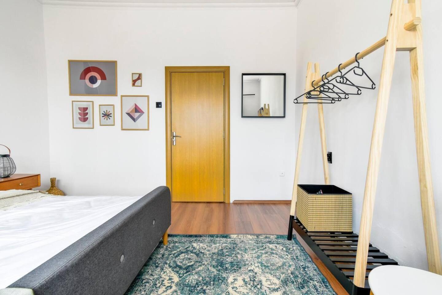 Rumah liburan Super Fresh! 3bdr In Center's Artistic Area *
