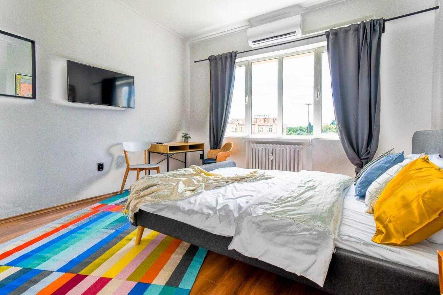 Super Fresh! 3bdr In Center's Artistic Area * Sofia