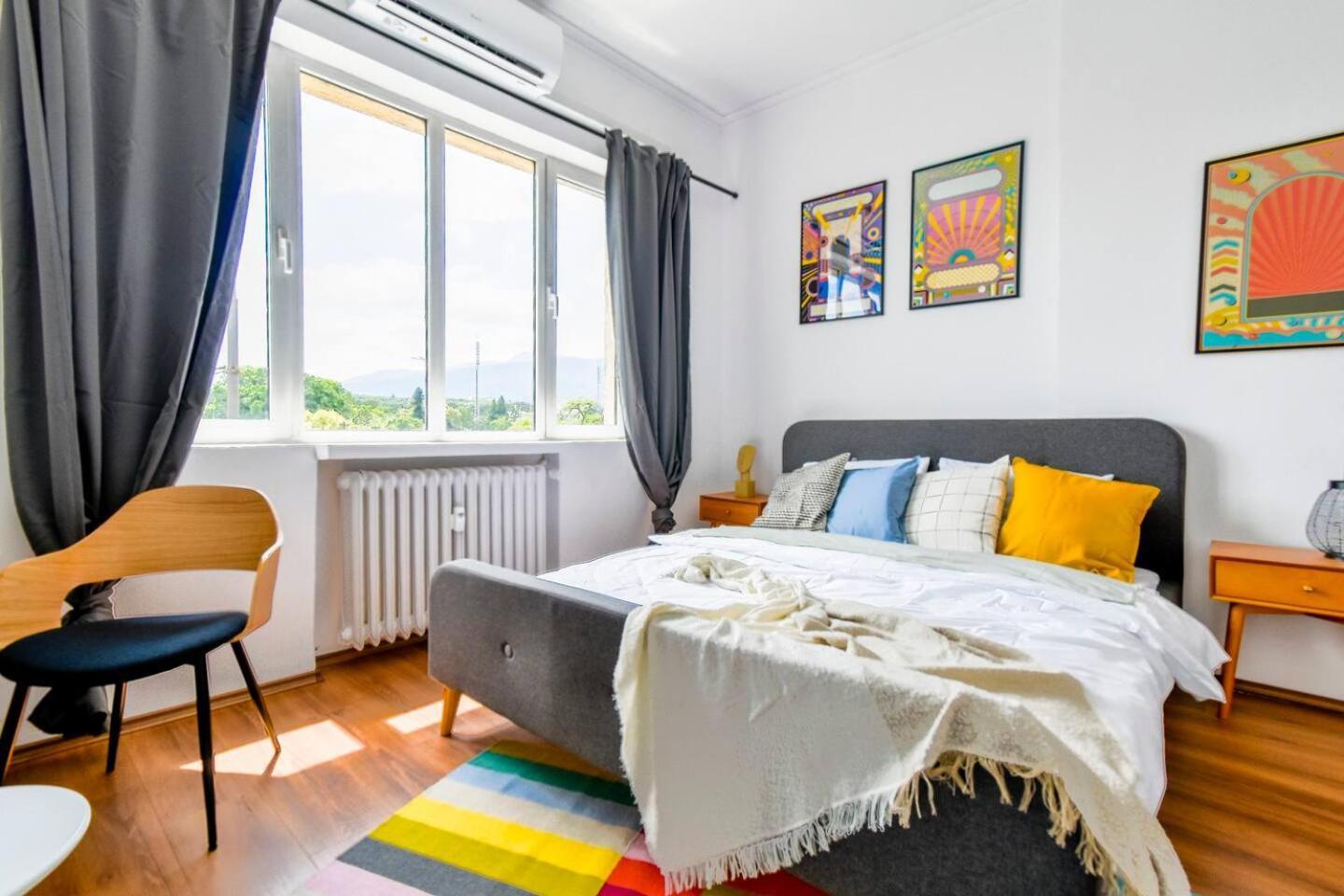 Super Fresh! 3bdr In Center's Artistic Area Appartement *